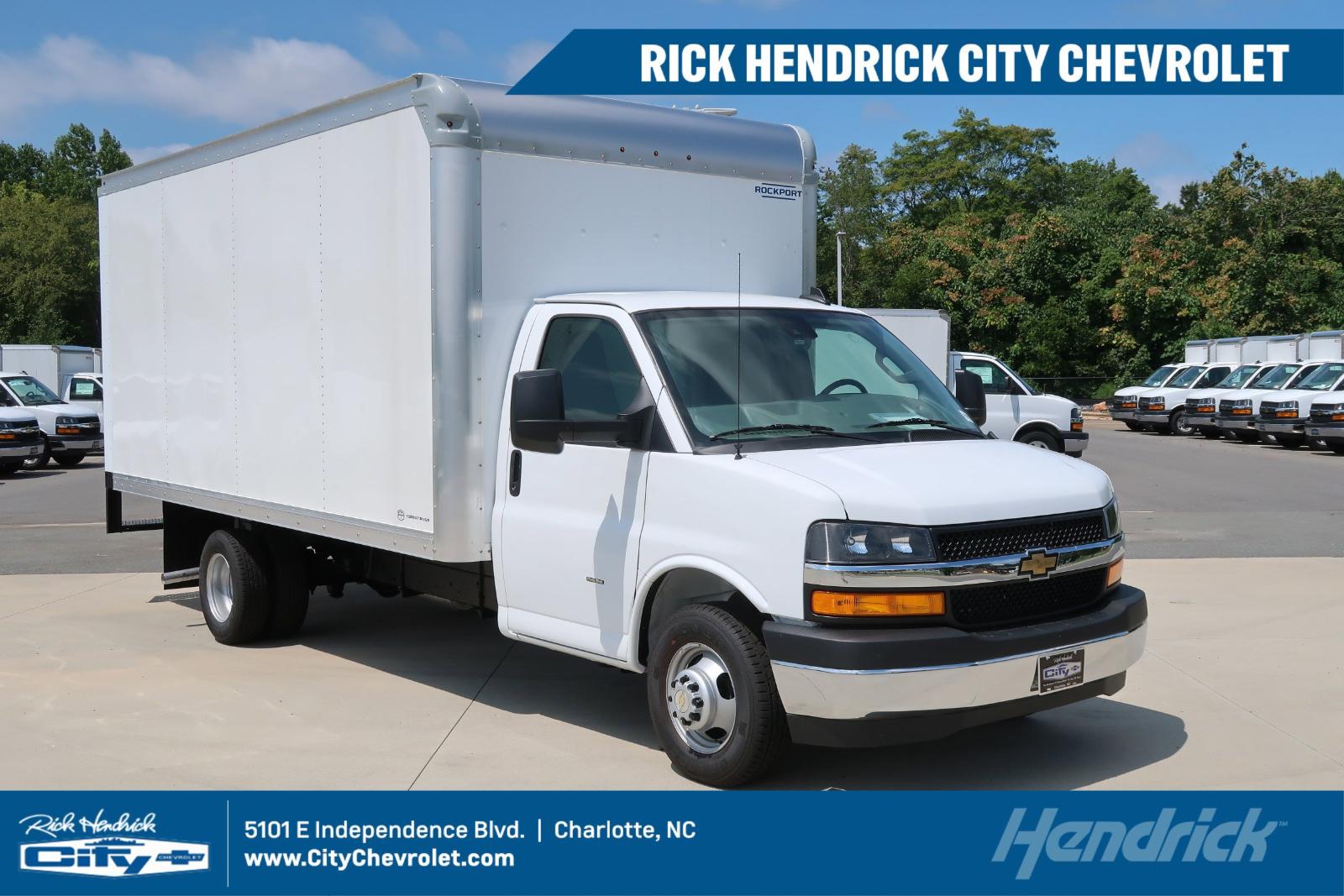 2025 Chevrolet Express Commercial Cutaway Vehicle Photo in Charlotte, NC 28212