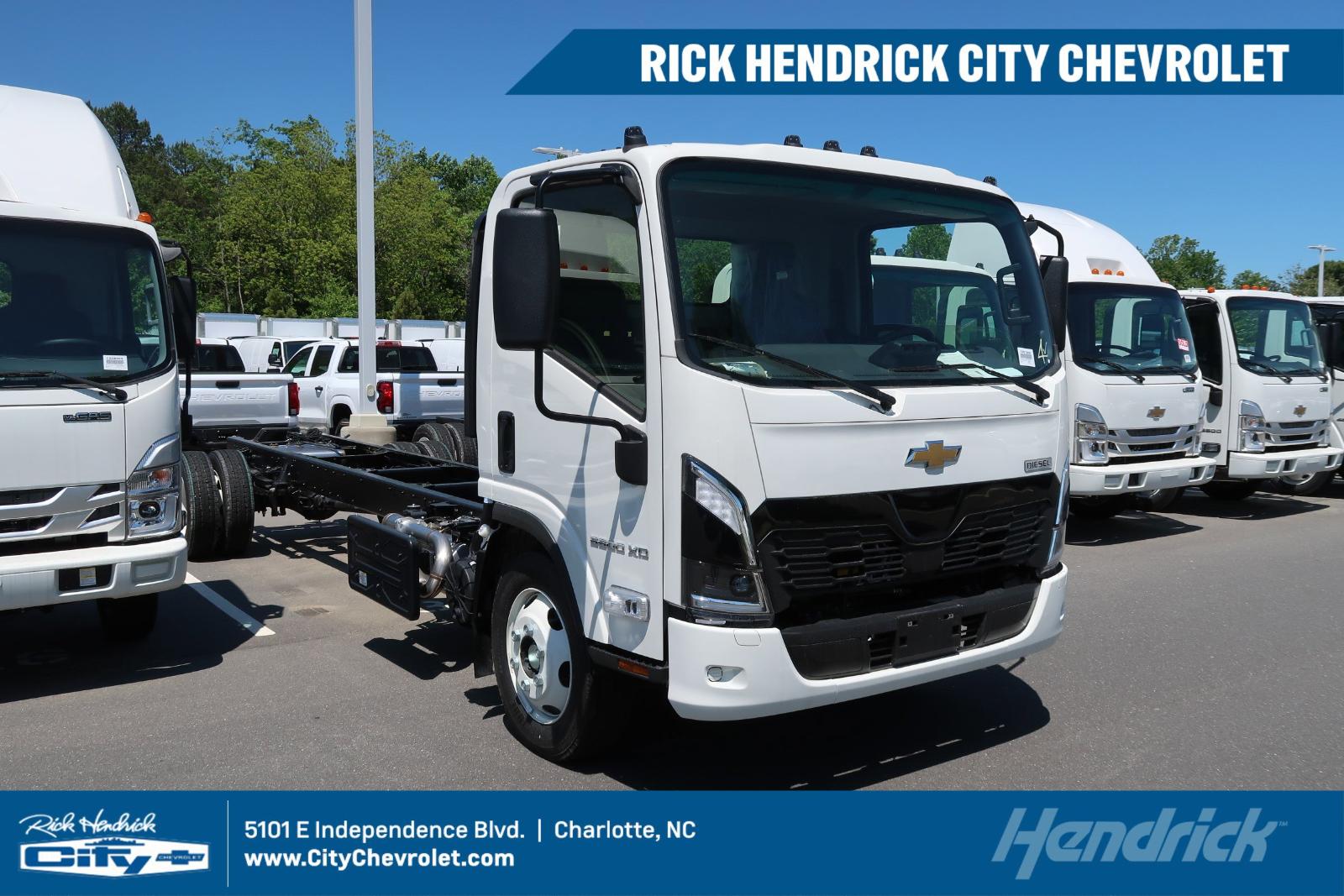 2025 Chevrolet Low Cab Forward Vehicle Photo in Charlotte, NC 28212
