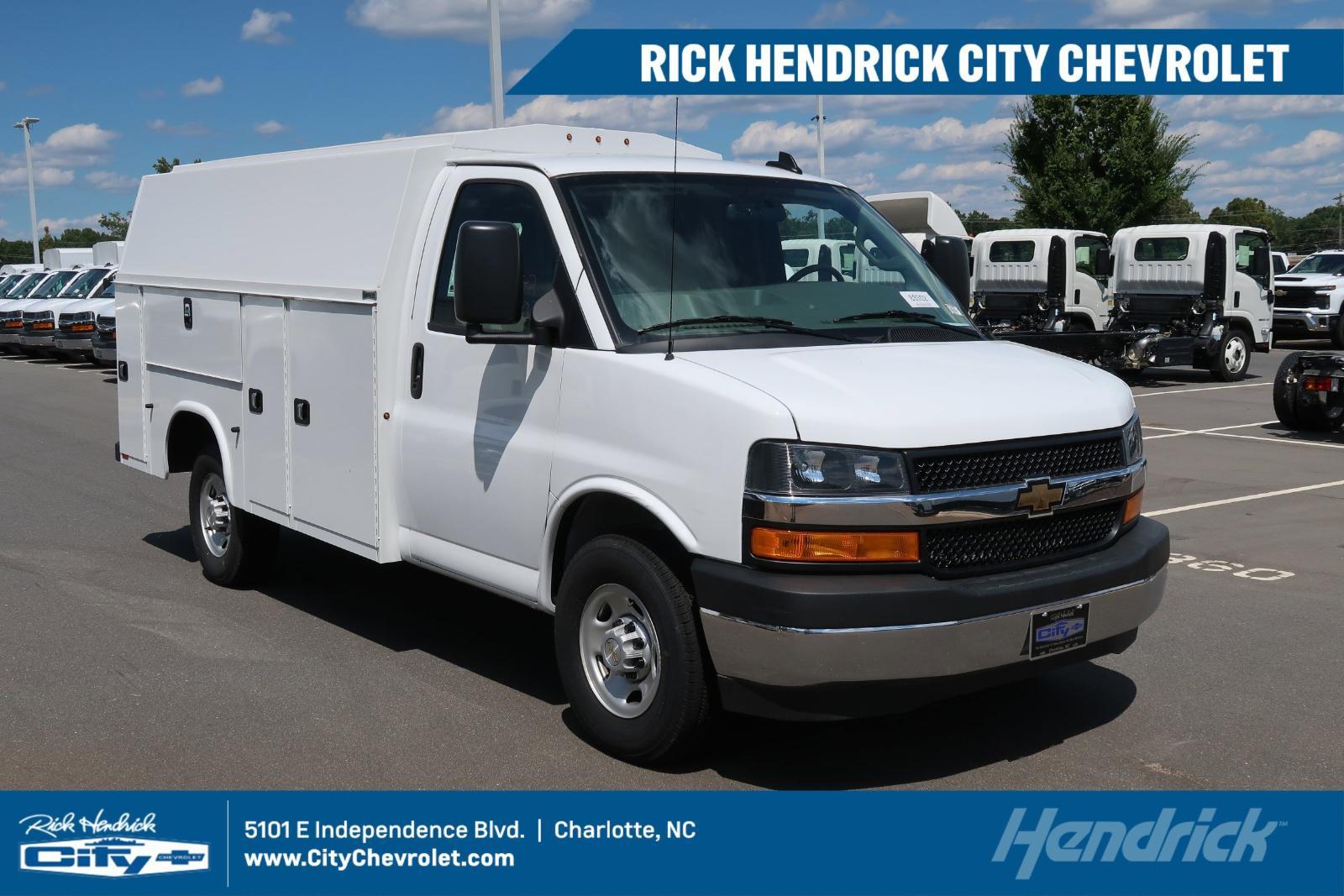 2025 Chevrolet Express Commercial Cutaway Vehicle Photo in Charlotte, NC 28212