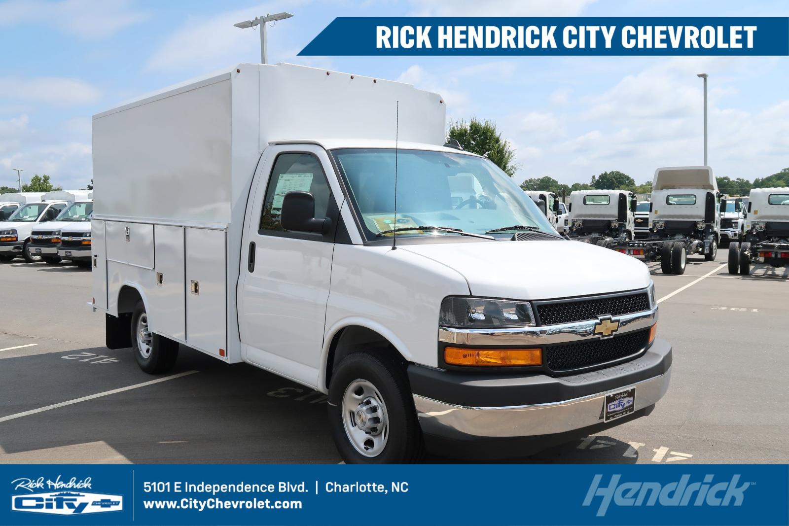 2025 Chevrolet Express Commercial Cutaway Vehicle Photo in Charlotte, NC 28212
