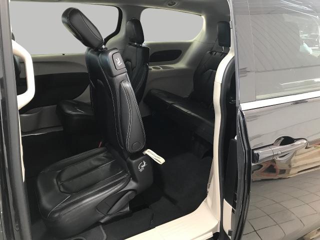 2022 Chrysler Pacifica Vehicle Photo in GREEN BAY, WI 54303-3330