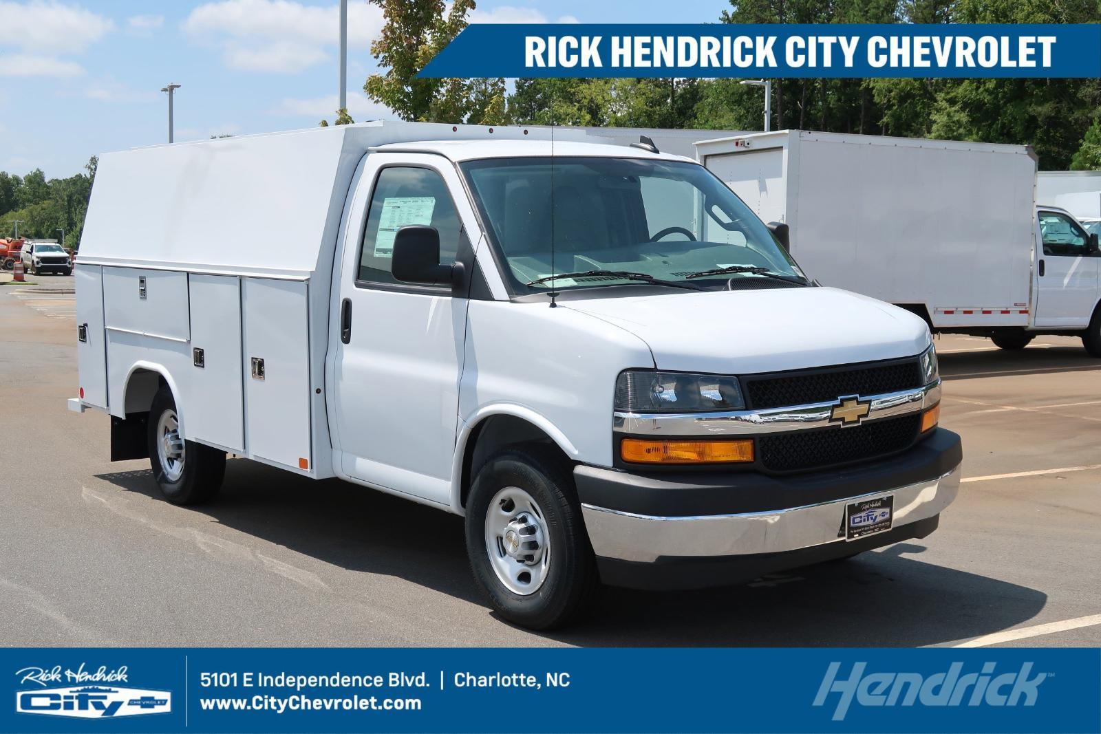2025 Chevrolet Express Commercial Cutaway Vehicle Photo in Charlotte, NC 28212