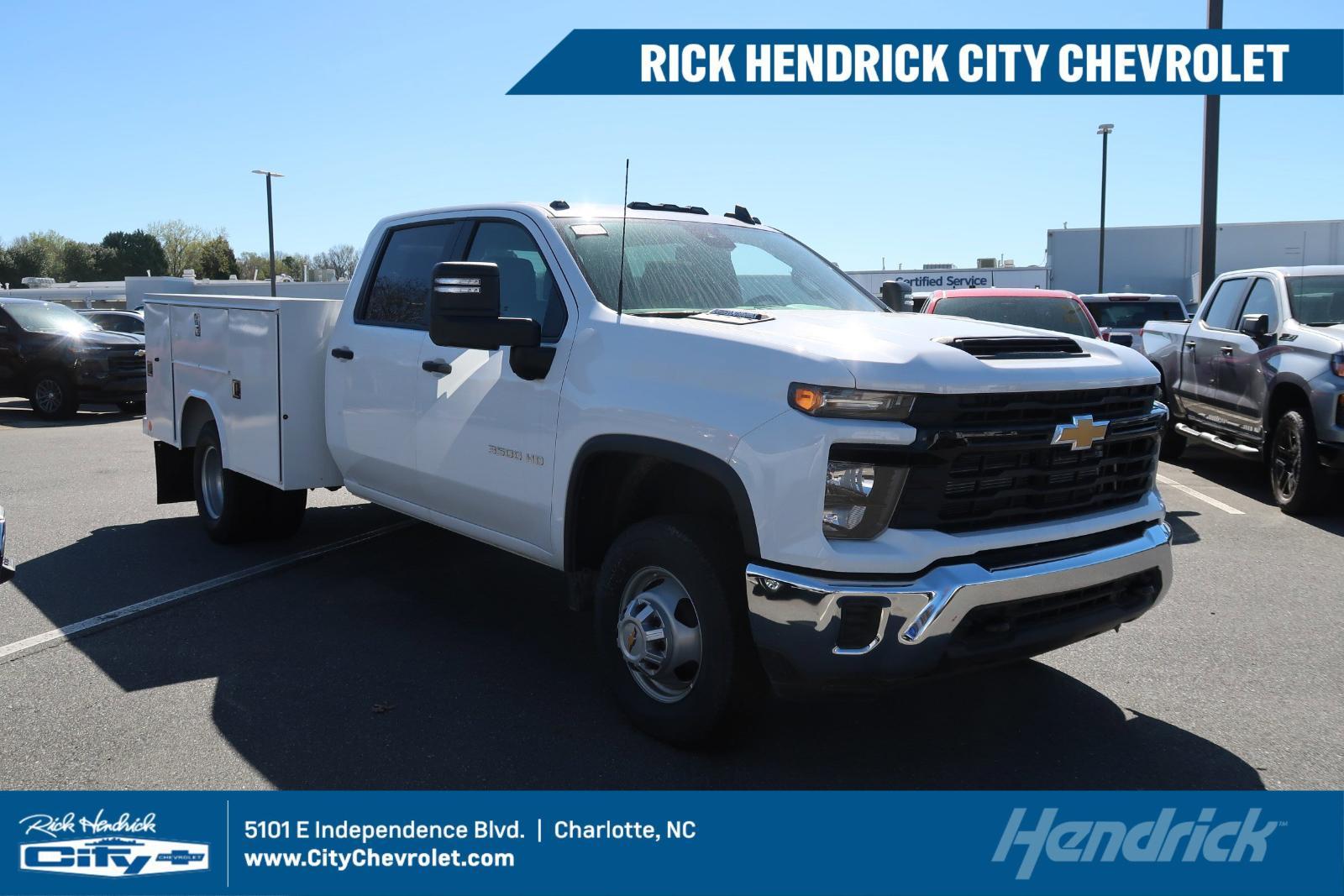 2025 Chevrolet Silverado 3500 HD CC Vehicle Photo in Charlotte, NC 28212