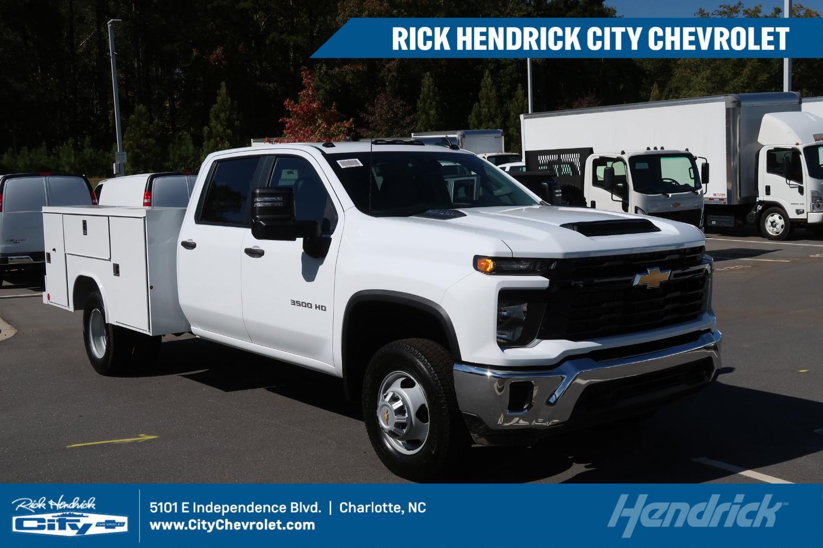 2025 Chevrolet Silverado 3500 HD CC Vehicle Photo in Charlotte, NC 28212