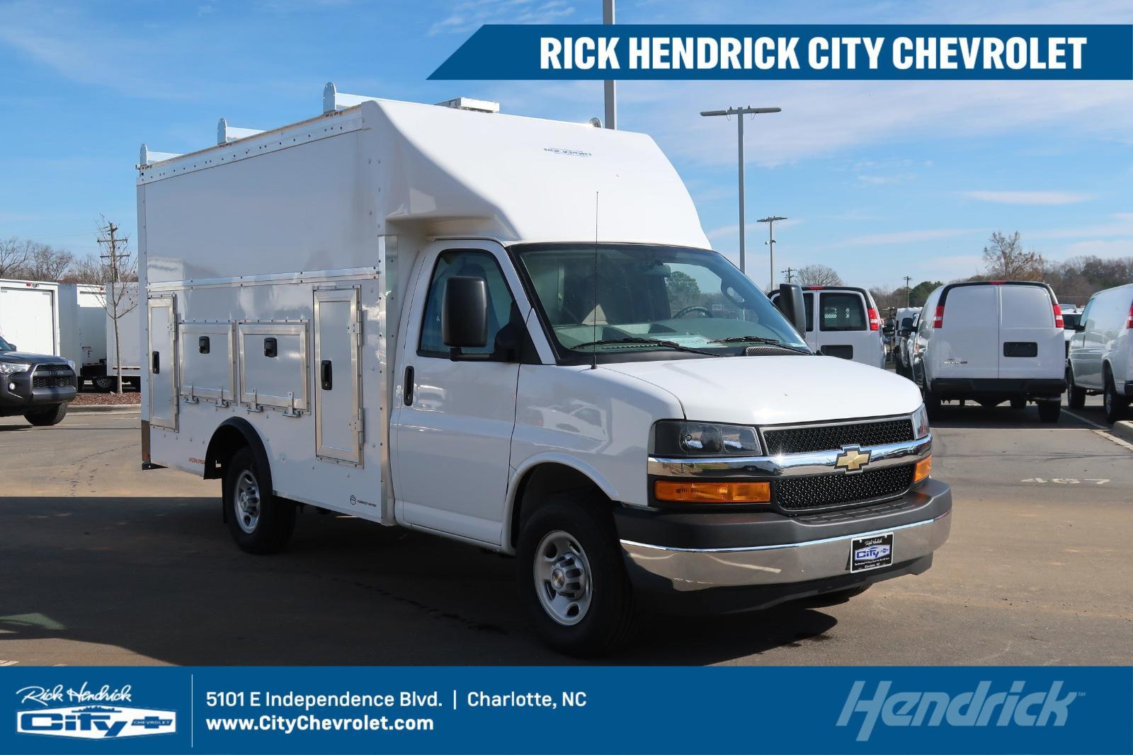 2025 Chevrolet Express Commercial Cutaway Vehicle Photo in Charlotte, NC 28212