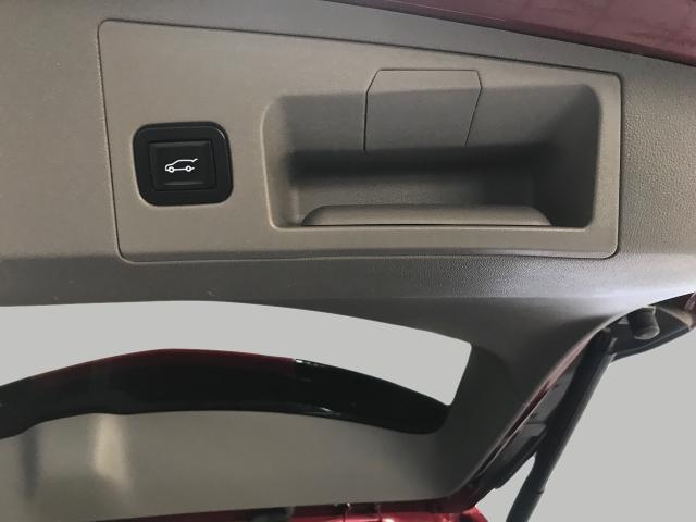 2017 Cadillac XT5 Vehicle Photo in GREEN BAY, WI 54303-3330