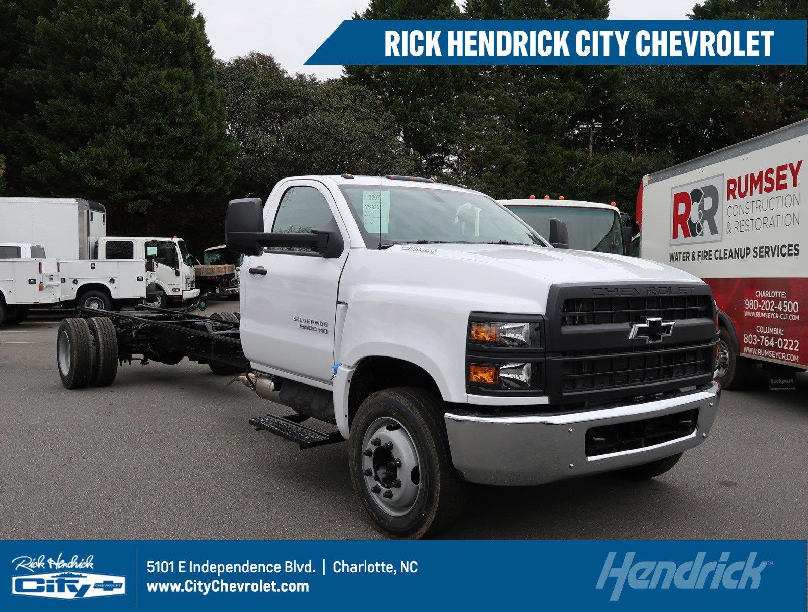 2023 Chevrolet Silverado Chassis Cab Vehicle Photo in Charlotte, NC 28212