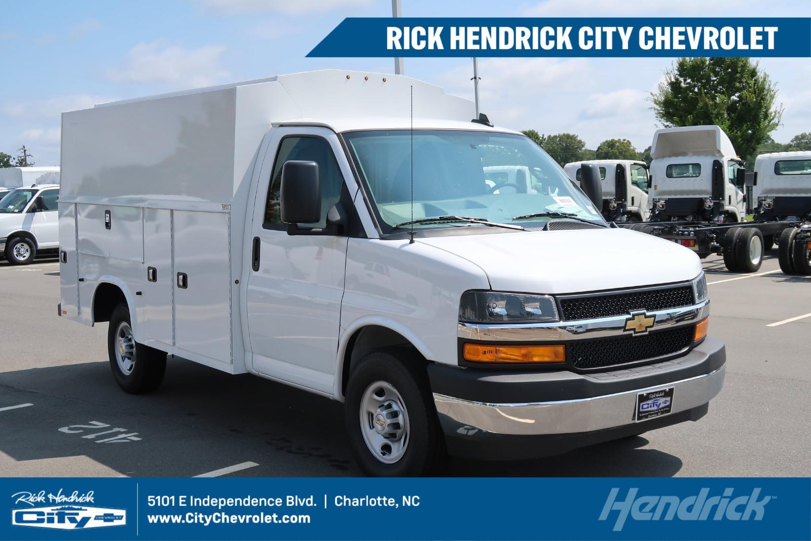 2025 Chevrolet Express Commercial Cutaway Vehicle Photo in Charlotte, NC 28212