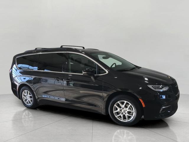 2022 Chrysler Pacifica Vehicle Photo in GREEN BAY, WI 54303-3330