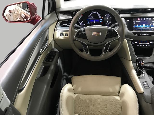 2017 Cadillac XT5 Vehicle Photo in GREEN BAY, WI 54303-3330