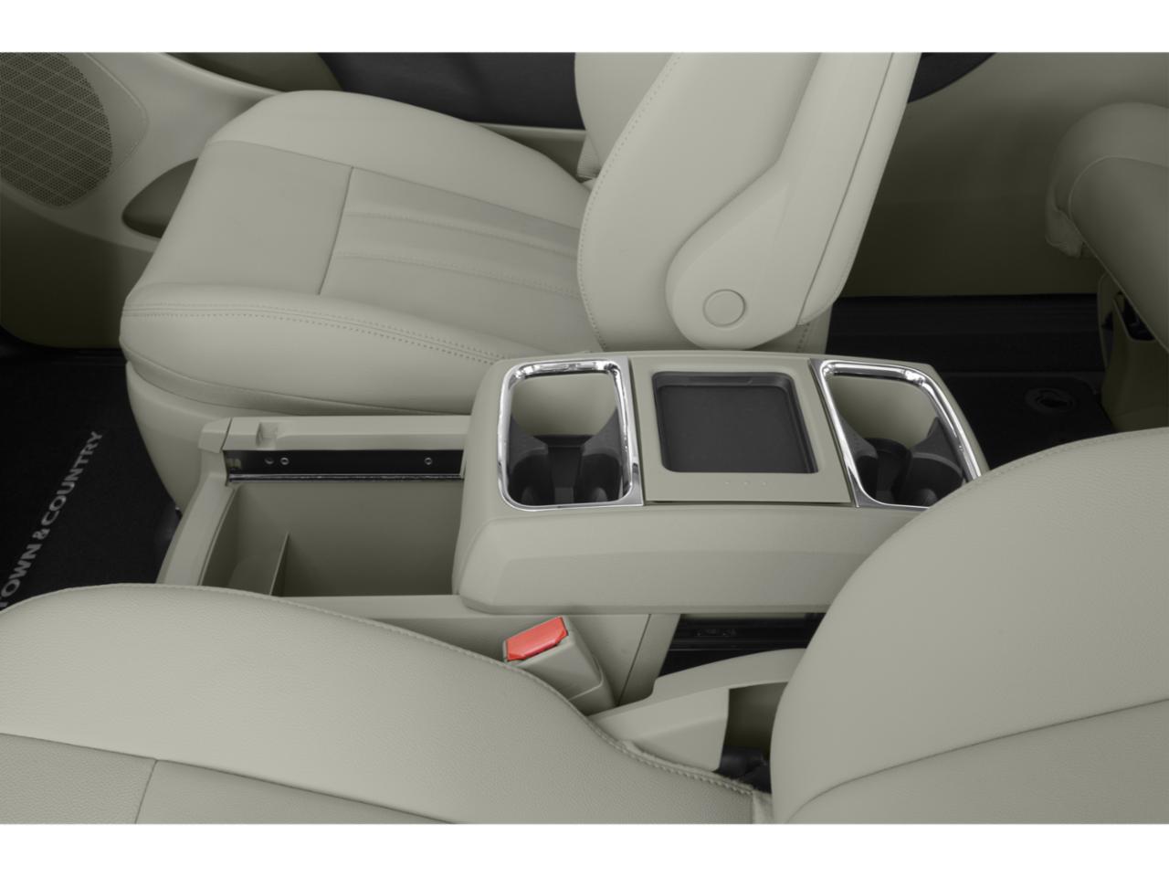 2015 Chrysler Town & Country Vehicle Photo in Appleton, WI 54913