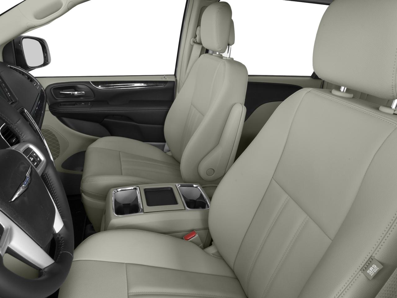 2016 Chrysler Town & Country Vehicle Photo in NEENAH, WI 54956-2243