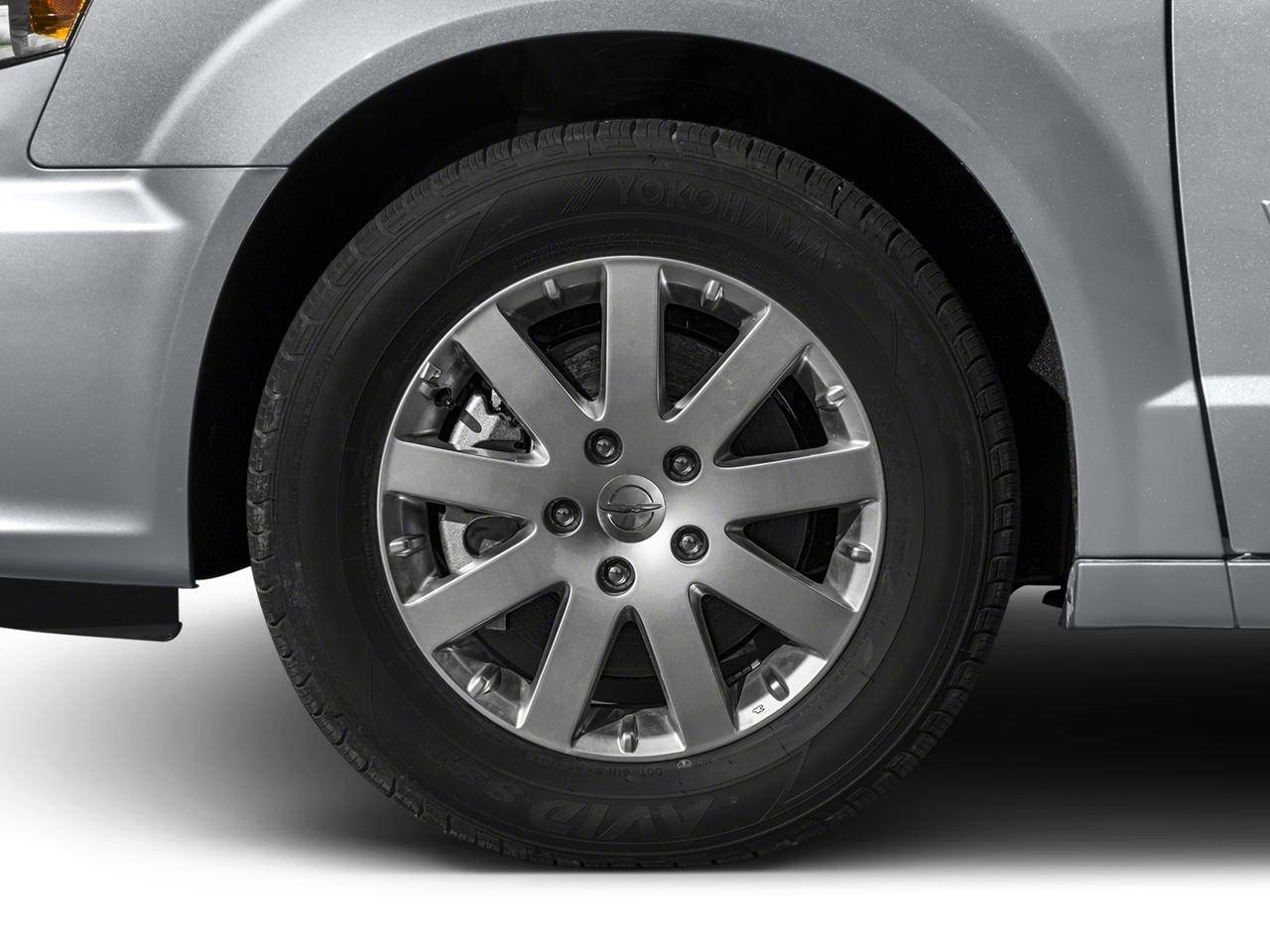 2016 Chrysler Town & Country Vehicle Photo in NEENAH, WI 54956-2243