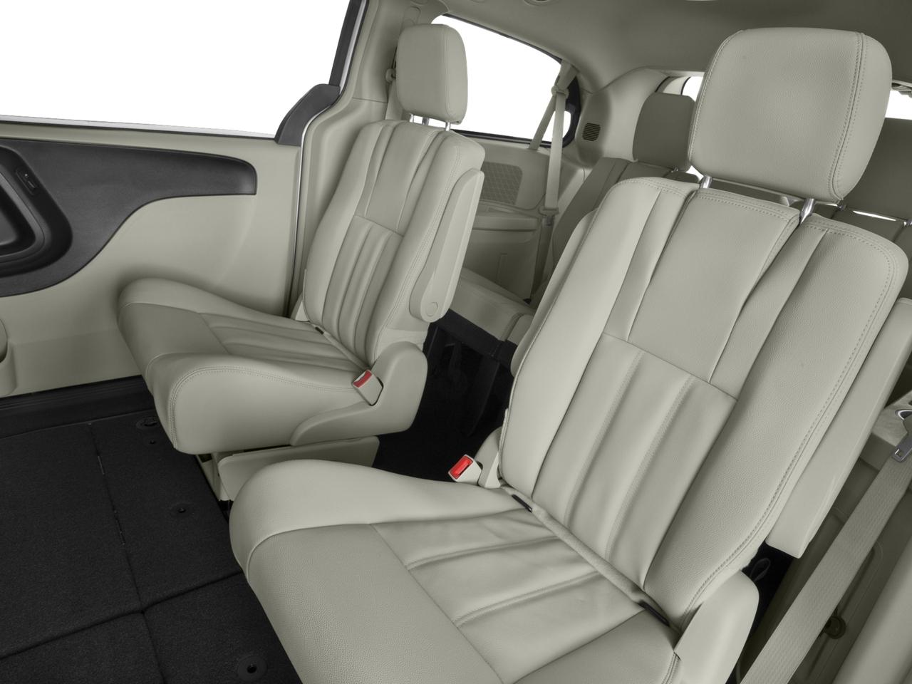 2016 Chrysler Town & Country Vehicle Photo in NEENAH, WI 54956-2243