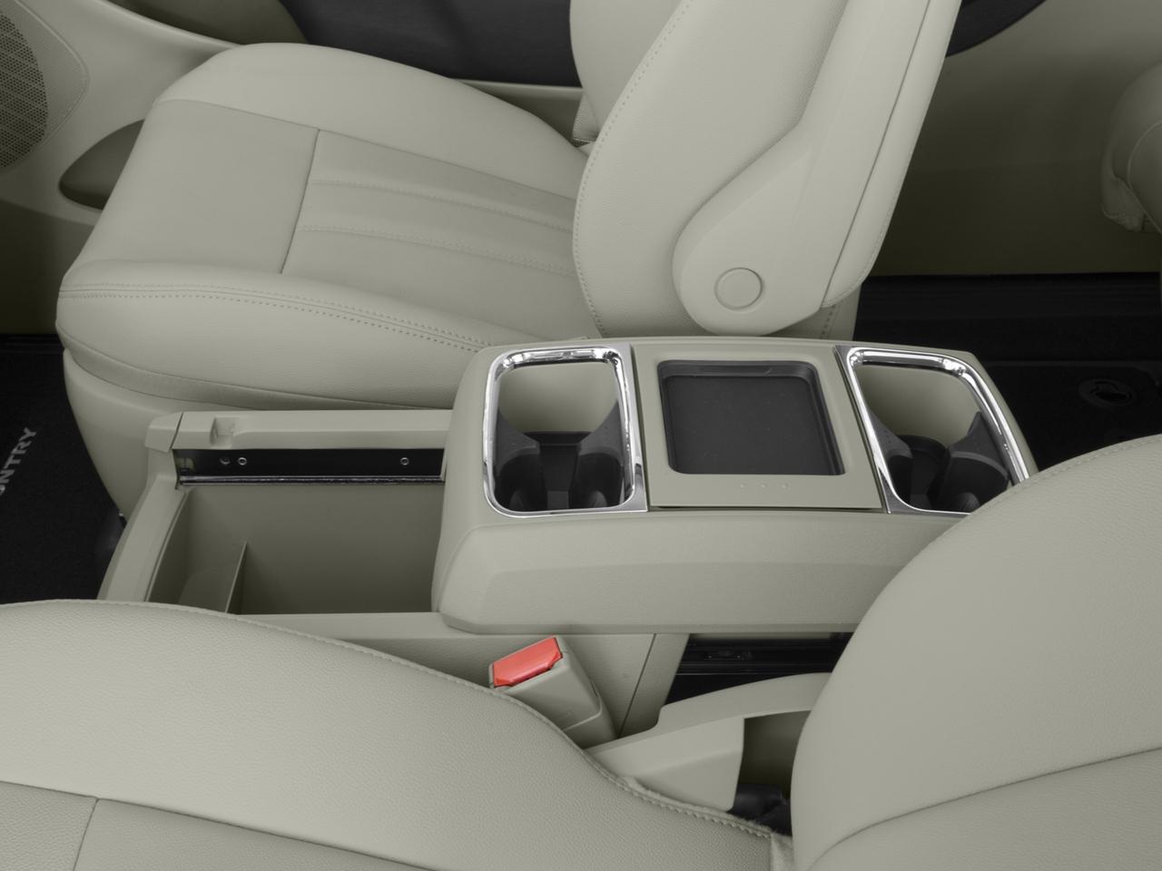 2016 Chrysler Town & Country Vehicle Photo in NEENAH, WI 54956-2243