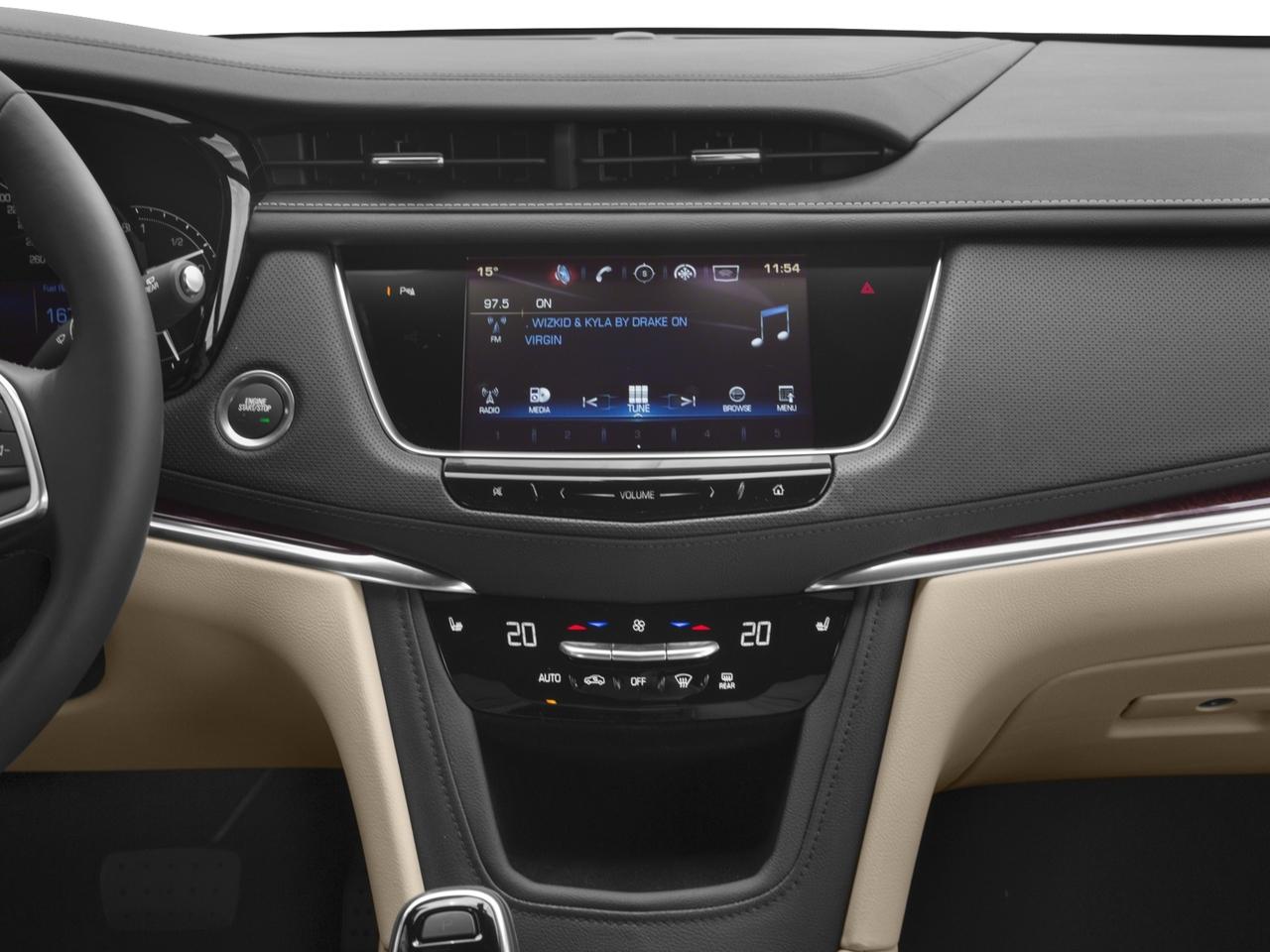 2017 Cadillac XT5 Vehicle Photo in GREEN BAY, WI 54303-3330