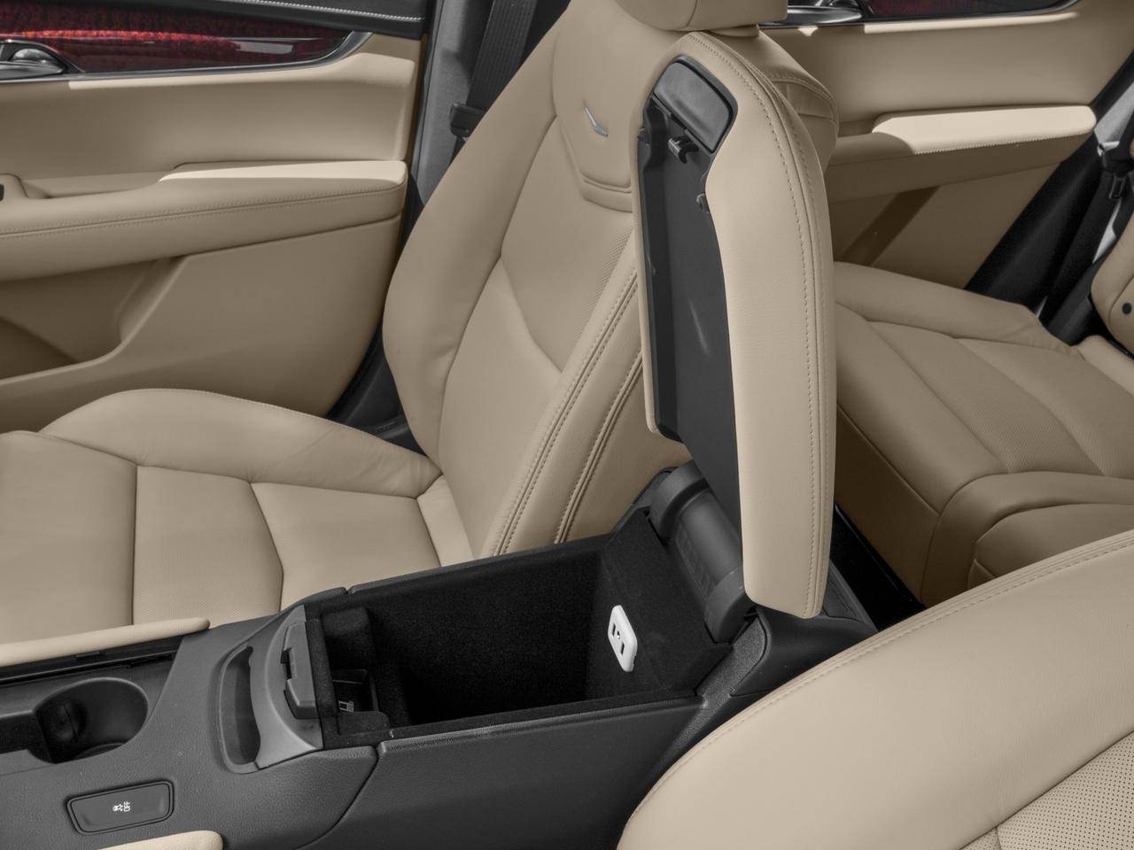 2017 Cadillac XT5 Vehicle Photo in GREEN BAY, WI 54303-3330