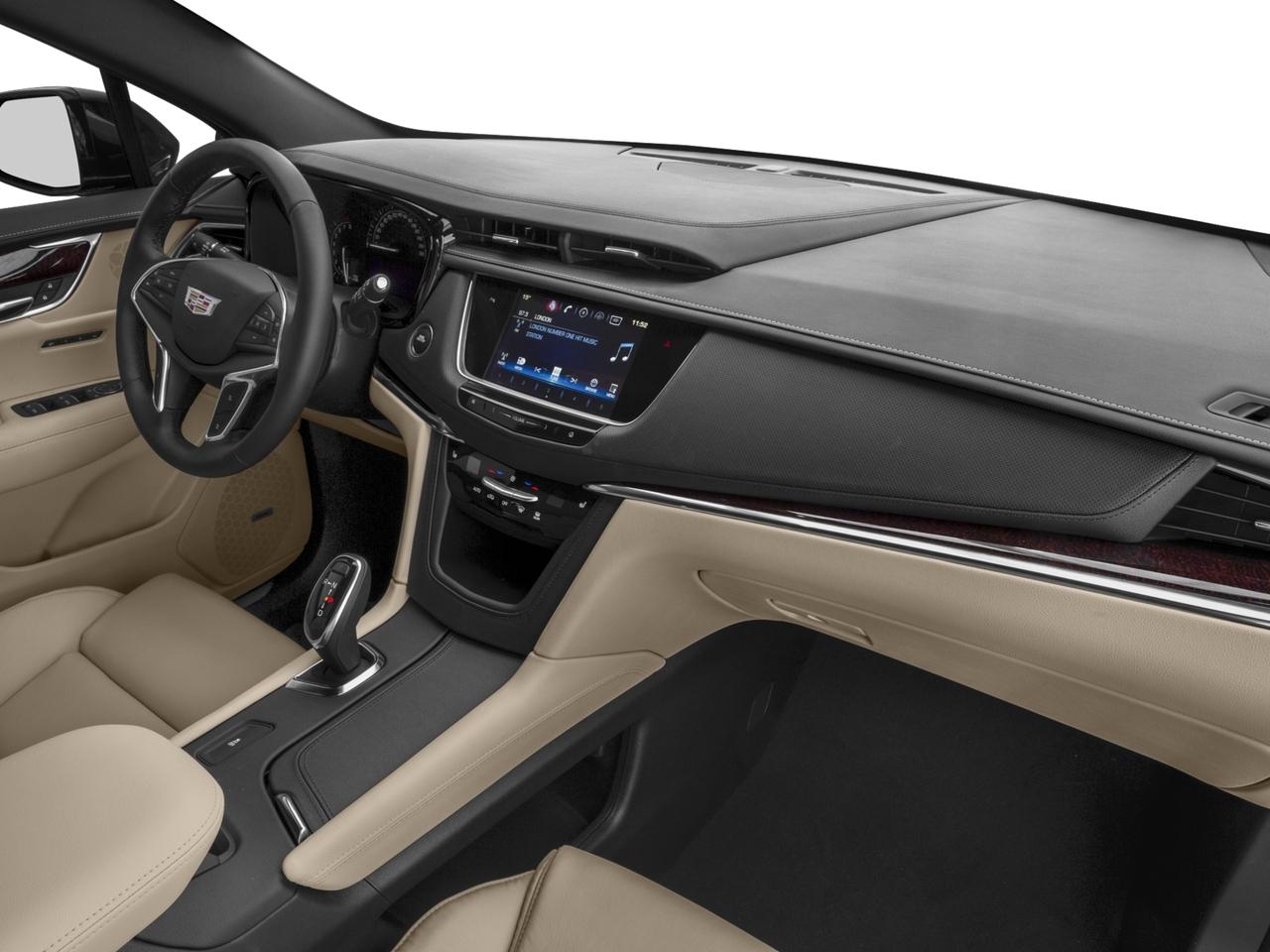 2017 Cadillac XT5 Vehicle Photo in GREEN BAY, WI 54303-3330