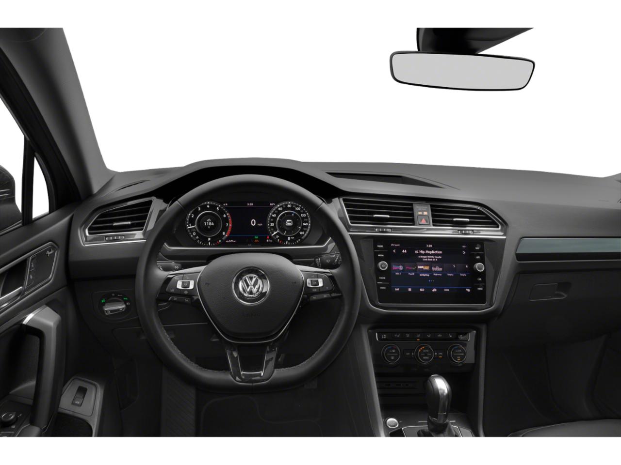 2018 Volkswagen Tiguan Vehicle Photo in GREEN BAY, WI 54303-3330